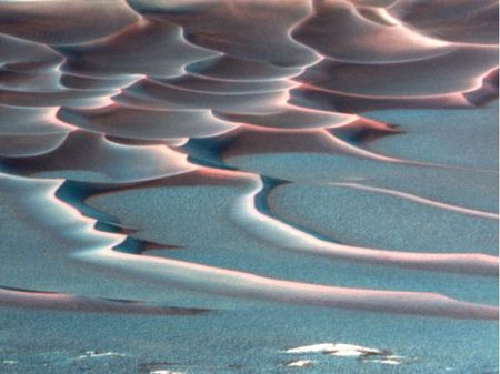 Oslniv duny na Marsu (ve falench barvch)